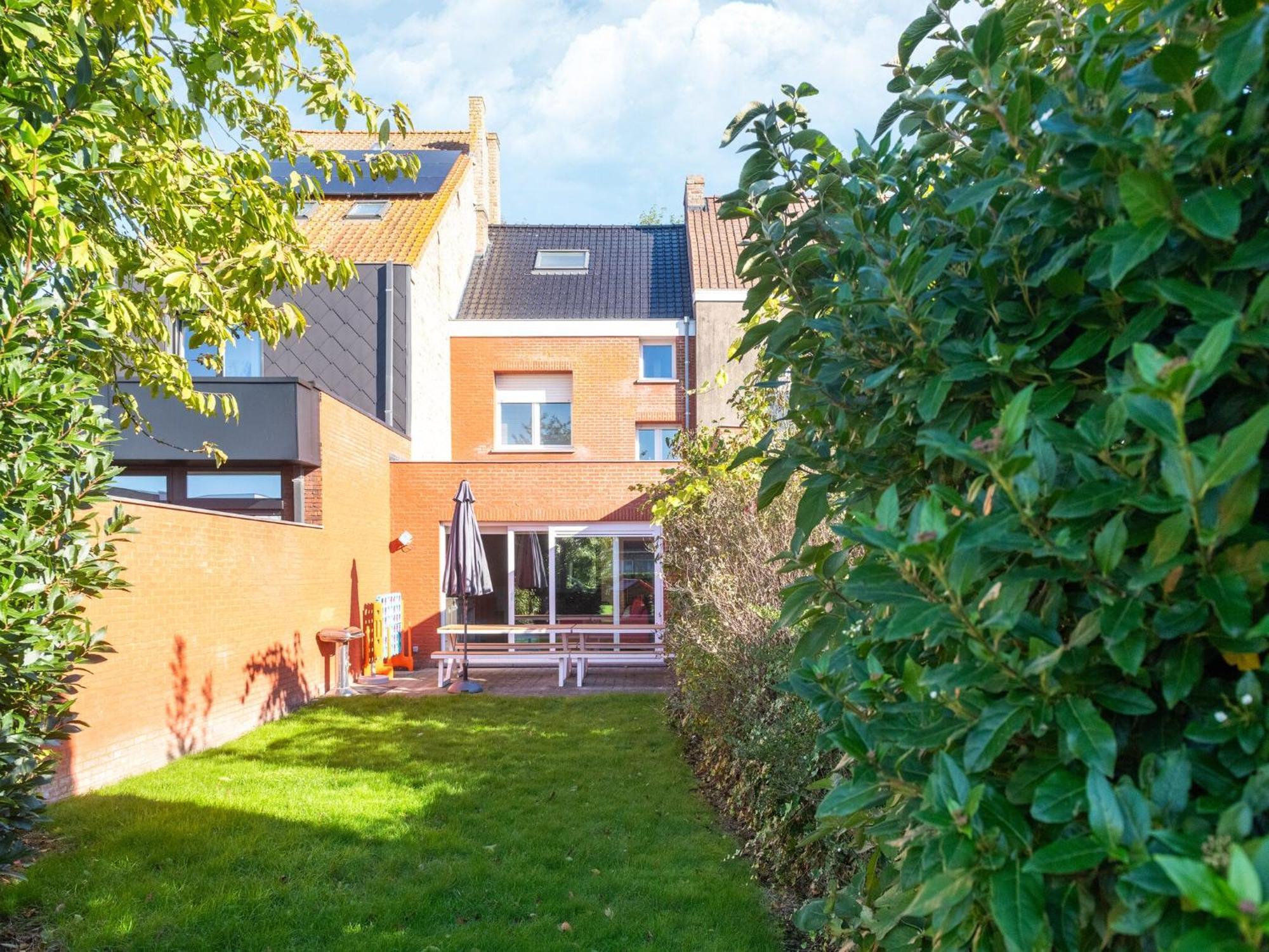 Spacious Holiday Home With Garden Nieuwpoort Exteriör bild
